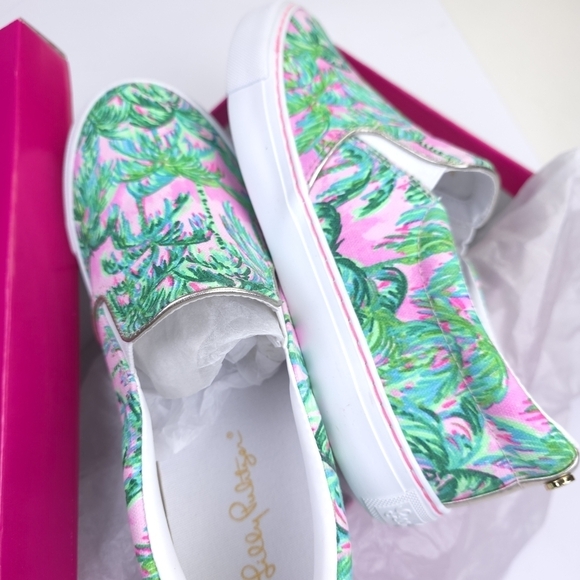 New Lilly Pulitzer Women's Palm Print Slip-On Shoes - Green and Pink Sz … - Picture 5 of 8